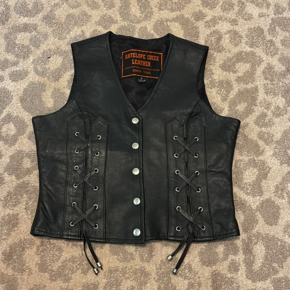 Antelope Creek Black Leather Motorcycle Vest - Picture 4 of 8